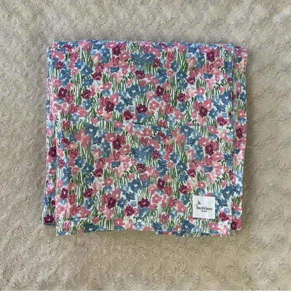 Burt's Bees Baby Floral Baby Swaddle Blanket Pink White Blue Flowers Organic - Picture 1 of 7